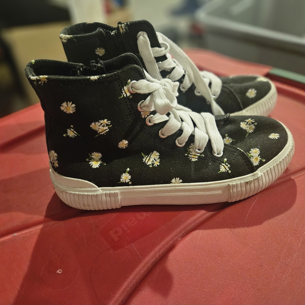 Cat & Jack Black Daisy High-Top Sneakers